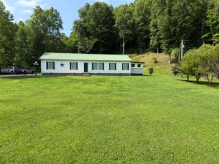 75 Cornwell Station Road, Frenchburg, KY 40322