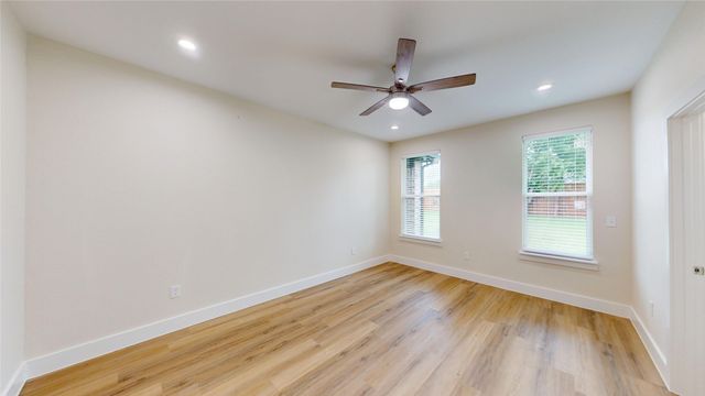 1625 Avenue D, Grand Prairie, TX 75051