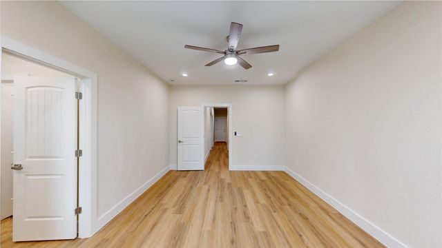 1625 Avenue D, Grand Prairie, TX 75051