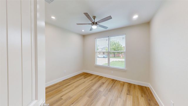 1625 Avenue D, Grand Prairie, TX 75051