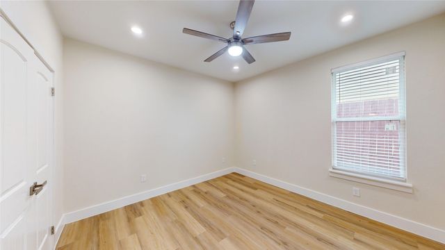 1625 Avenue D, Grand Prairie, TX 75051