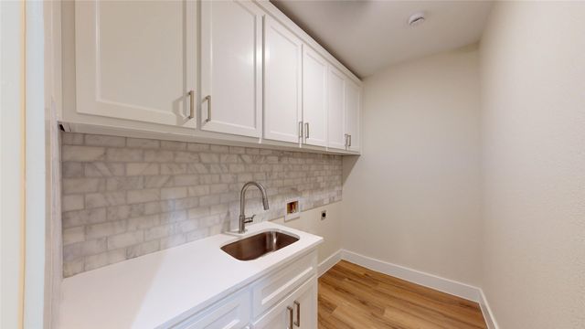 1625 Avenue D, Grand Prairie, TX 75051