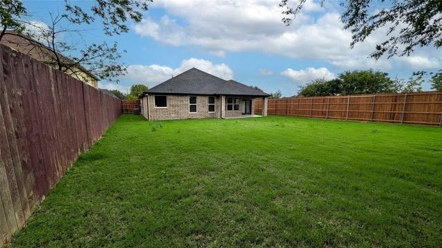 1625 Avenue D, Grand Prairie, TX 75051