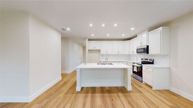 1625 Avenue D, Grand Prairie, TX 75051
