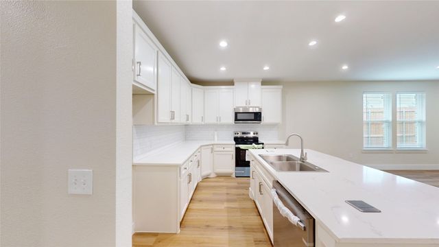 1625 Avenue D, Grand Prairie, TX 75051