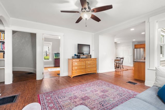12 Western Ave, Natick, MA 01760