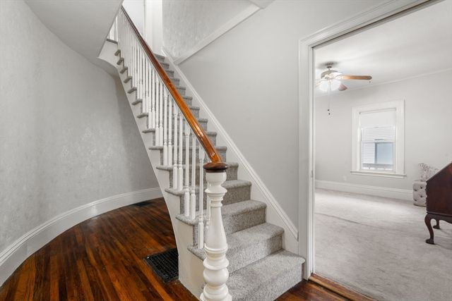12 Western Ave, Natick, MA 01760