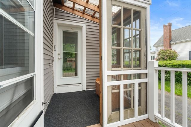 12 Western Ave, Natick, MA 01760