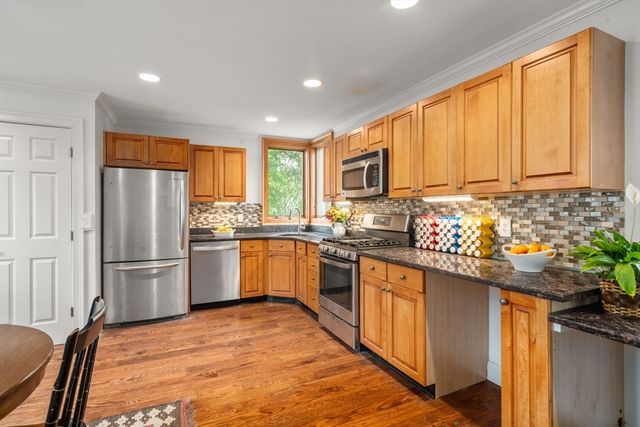 12 Western Ave, Natick, MA 01760
