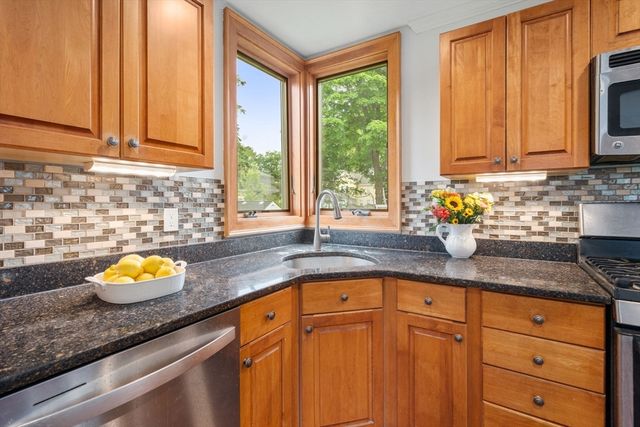 12 Western Ave, Natick, MA 01760