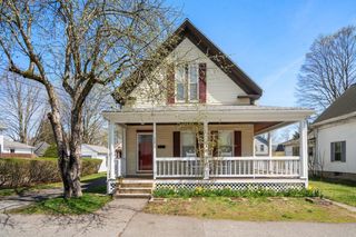 12 Western Ave, Natick, MA 01760