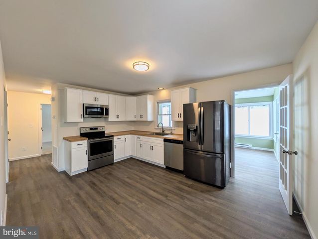 520 PITNEY RD, Columbia, PA 17512