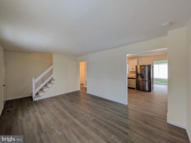 520 PITNEY RD, Columbia, PA 17512