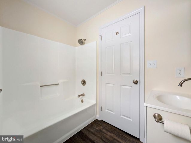 520 PITNEY RD, Columbia, PA 17512