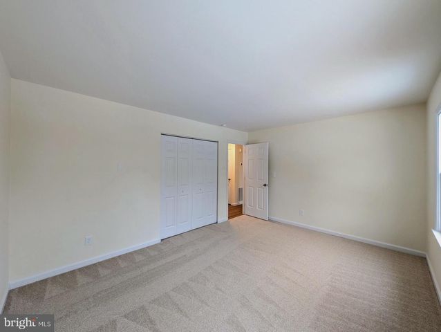 520 PITNEY RD, Columbia, PA 17512