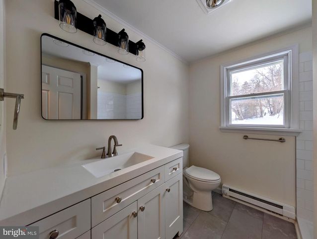 520 PITNEY RD, Columbia, PA 17512