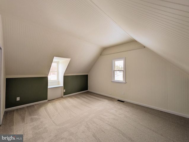 520 PITNEY RD, Columbia, PA 17512