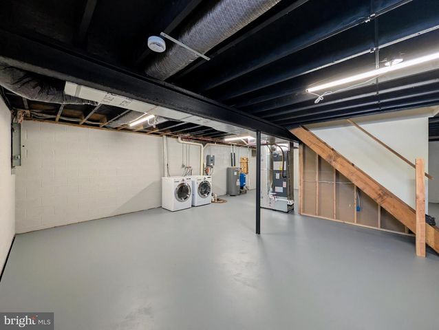 520 PITNEY RD, Columbia, PA 17512