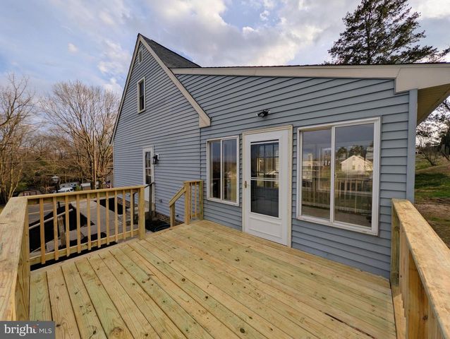 520 PITNEY RD, Columbia, PA 17512