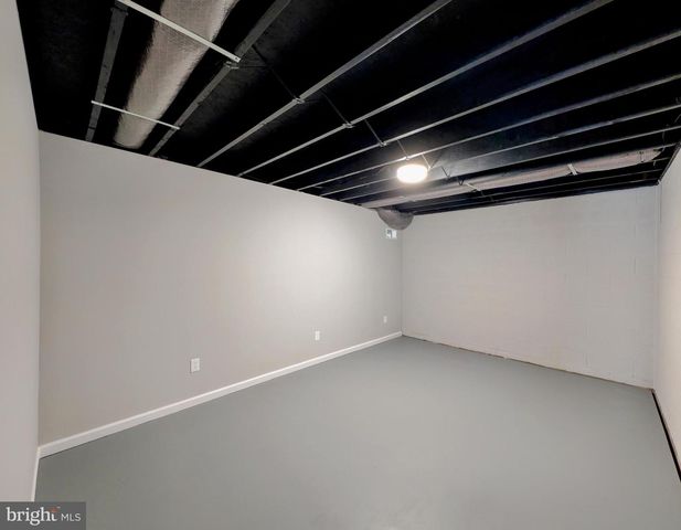 520 PITNEY RD, Columbia, PA 17512