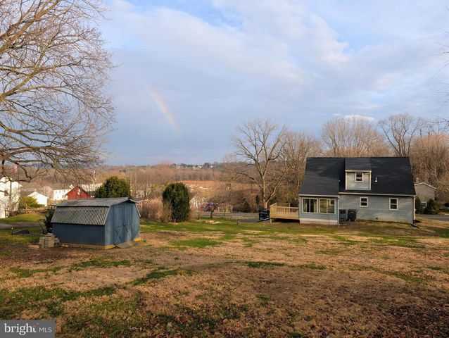 520 PITNEY RD, Columbia, PA 17512