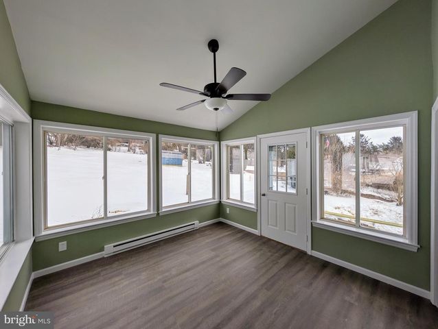 520 PITNEY RD, Columbia, PA 17512