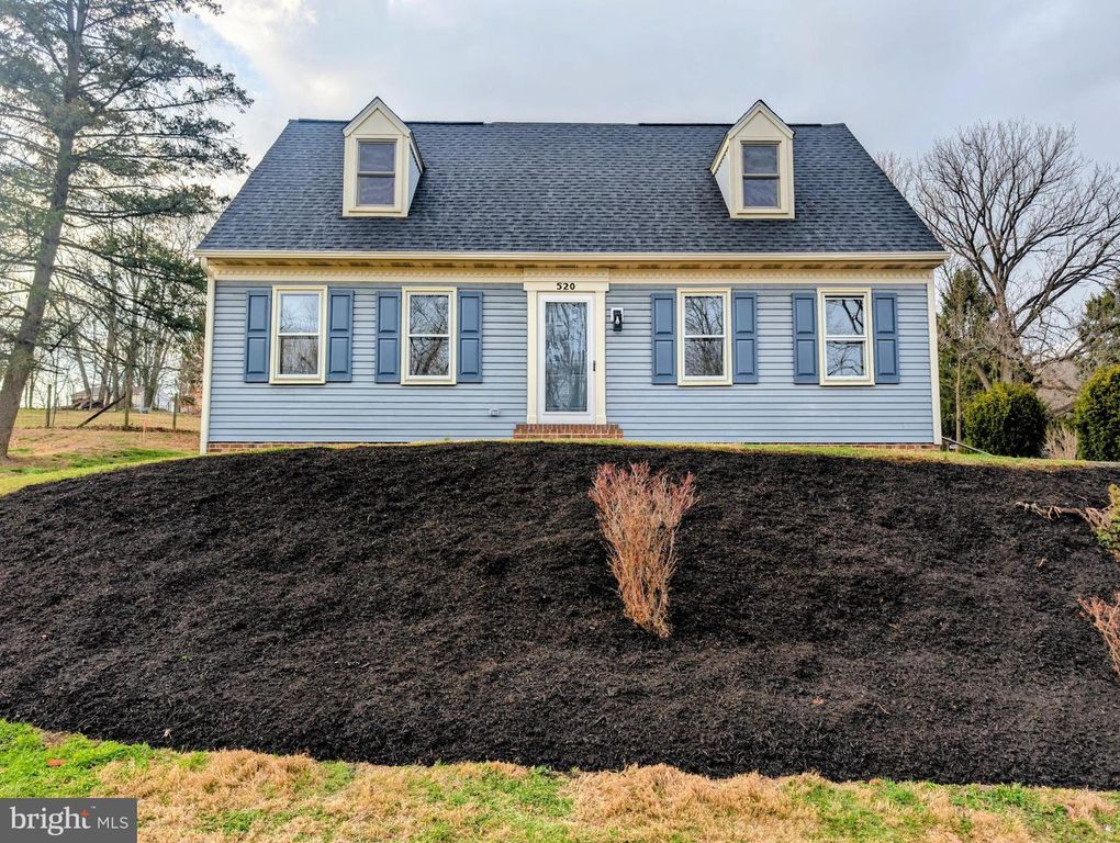 520 PITNEY RD, Columbia, PA 17512