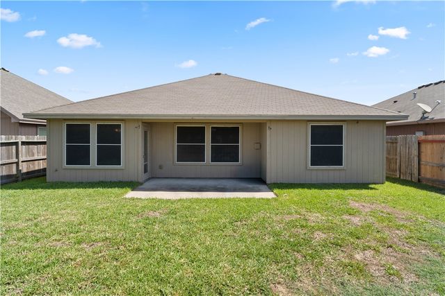 2909 Besterio Dr, Corpus Christi, TX 78415