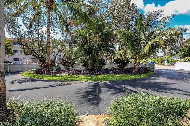 2535 Lincoln St, Hollywood, FL 33020