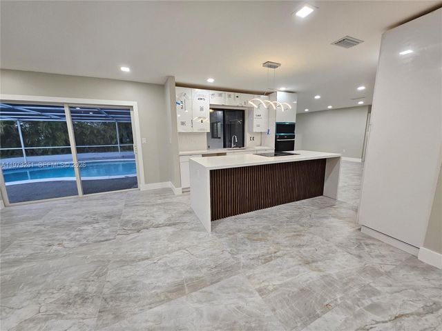 11761 NW 27th Ct, Plantation, FL 33323