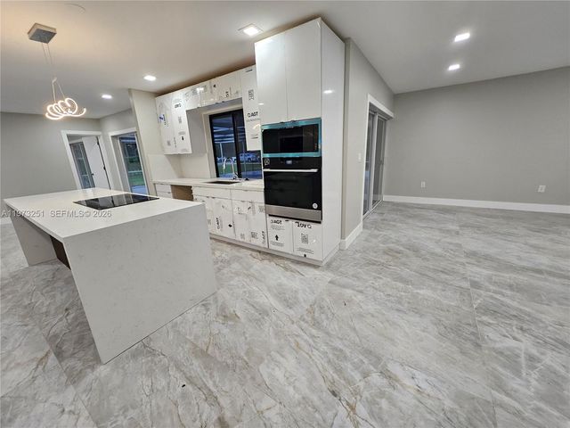 11761 NW 27th Ct, Plantation, FL 33323