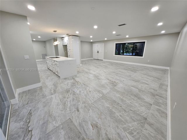 11761 NW 27th Ct, Plantation, FL 33323