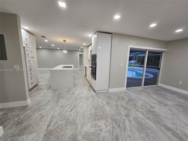 11761 NW 27th Ct, Plantation, FL 33323