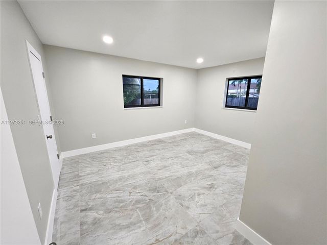 11761 NW 27th Ct, Plantation, FL 33323