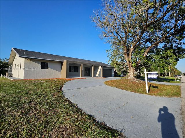 11761 NW 27th Ct, Plantation, FL 33323