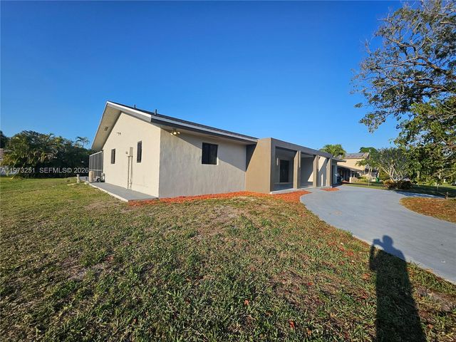 11761 NW 27th Ct, Plantation, FL 33323