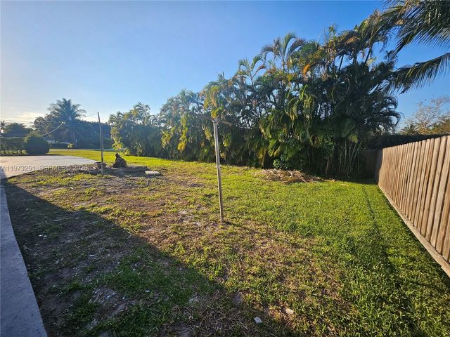 11761 NW 27th Ct, Plantation, FL 33323