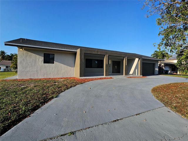 11761 NW 27th Ct, Plantation, FL 33323