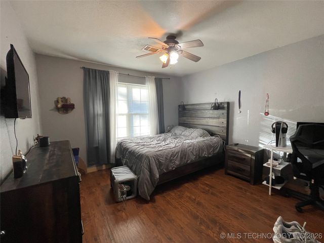 1207 N 4224 Road, Hugo, OK 74743