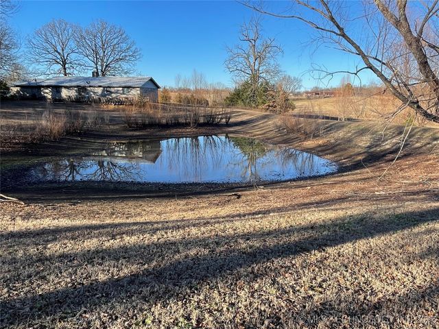 1207 N 4224 Road, Hugo, OK 74743