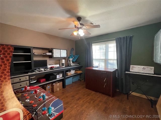 1207 N 4224 Road, Hugo, OK 74743