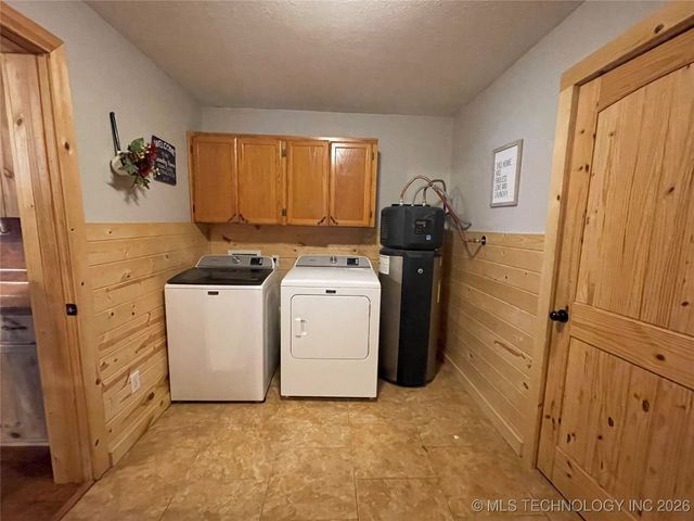 1207 N 4224 Road, Hugo, OK 74743