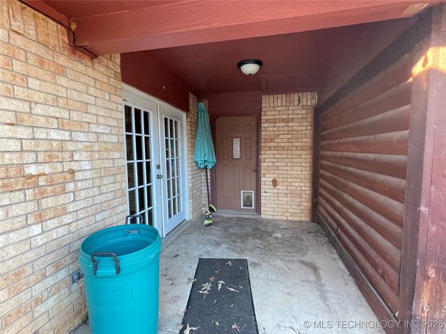 1207 N 4224 Road, Hugo, OK 74743