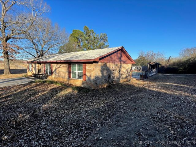 1207 N 4224 Road, Hugo, OK 74743