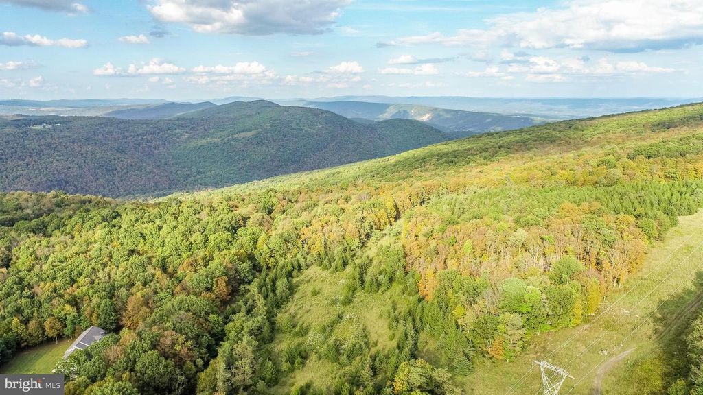 Image 9 of property listing at 15800 SPRUCEWOOD DR, Frostburg, MD 21532