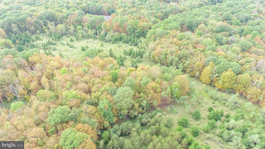 Image 17 of property listing at 15800 SPRUCEWOOD DR, Frostburg, MD 21532