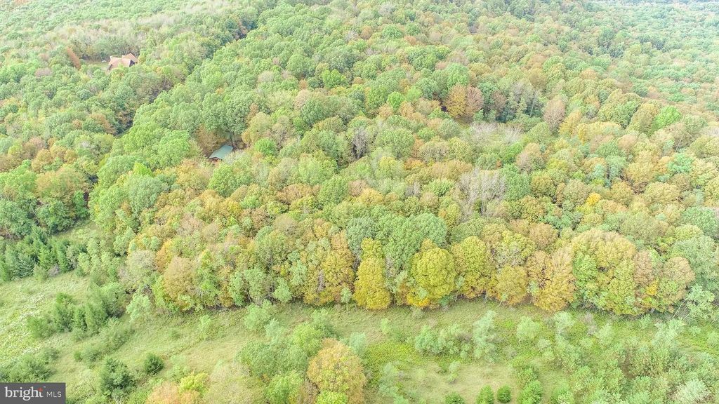 Image 18 of property listing at 15800 SPRUCEWOOD DR, Frostburg, MD 21532