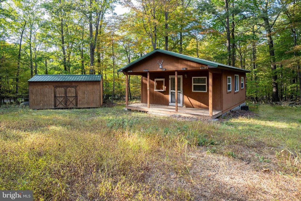 Image 1 of property listing at 15800 SPRUCEWOOD DR, Frostburg, MD 21532