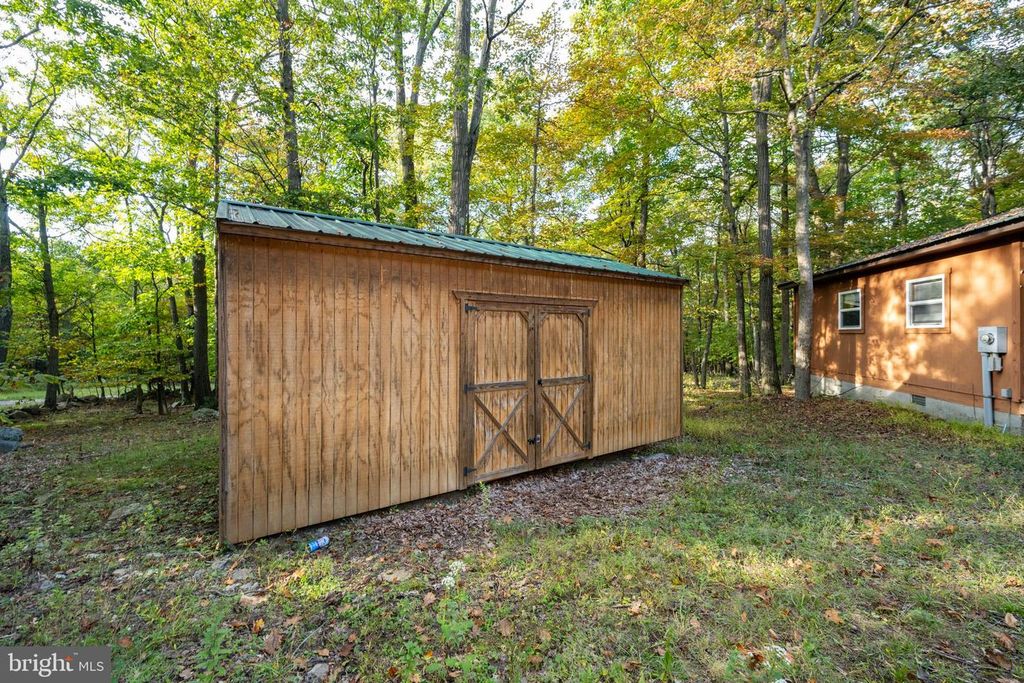 Image 26 of property listing at 15800 SPRUCEWOOD DR, Frostburg, MD 21532