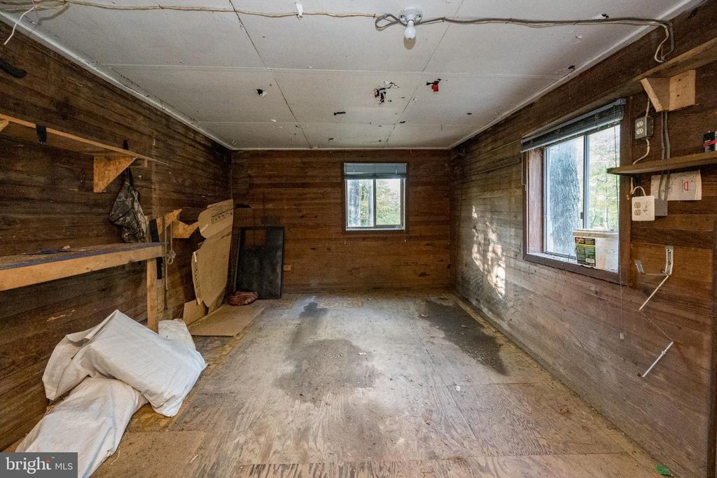 Image 65 of property listing at 15800 SPRUCEWOOD DR, Frostburg, MD 21532